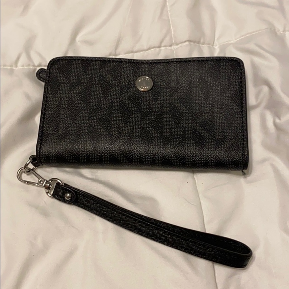 Michael Kors Smart Phone Wrislet